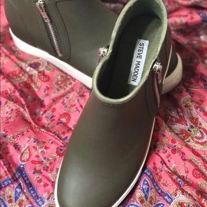 Steve Madden Wedgie Rain Boot